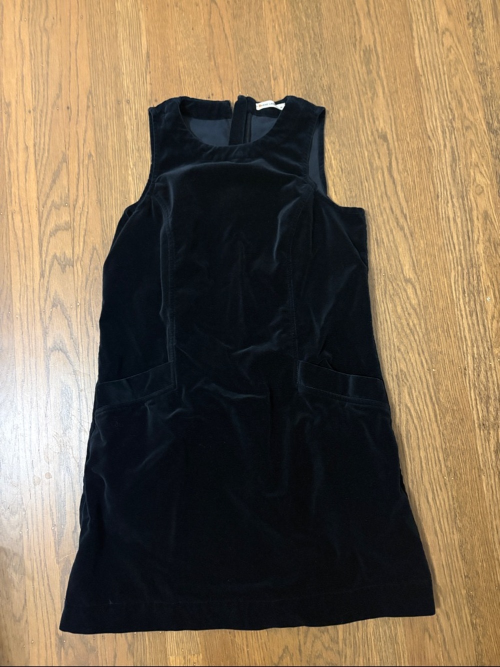 Marine Layer Cizon Velvet Shift
Dress in Graphite size medium